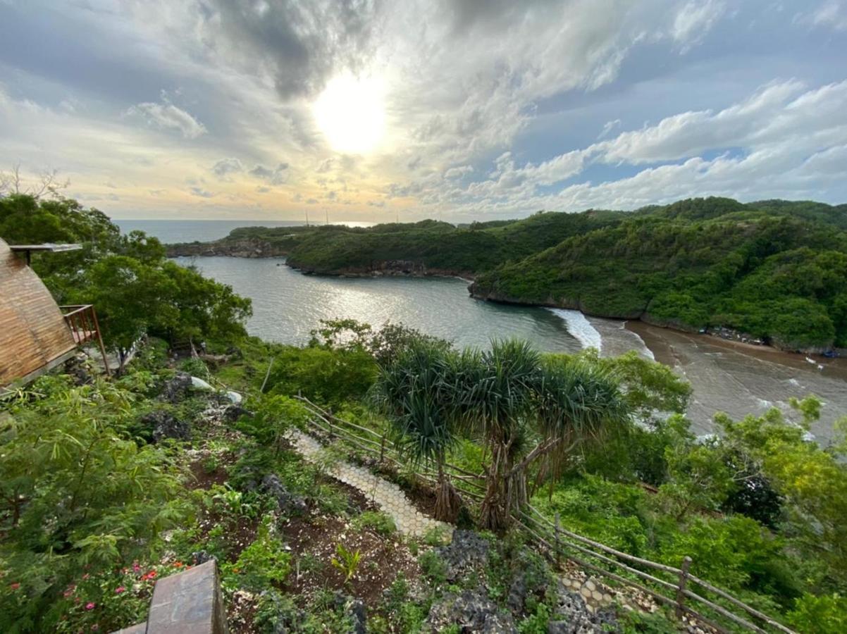 Baron Hill Resort Gunung Kidul Mitra Reddoorz Esterno foto